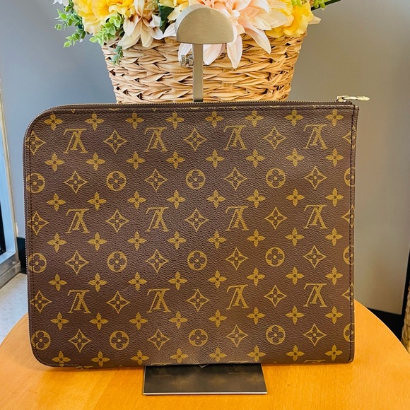 LOUIS VUITTON DOCUMENT CLUTCH IN MONOGRAM TH0910 FINAL SALE - Picture 2 of 12